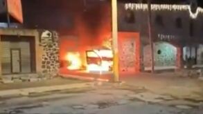 Extorsionadores queman combi en Otumba, Estado de México por falta de pago de cuotas