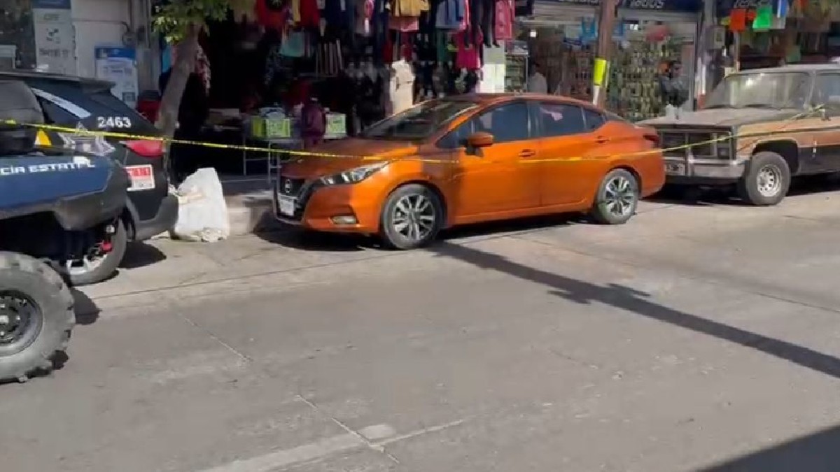 Automóvil estacionado en las calles de Durango.