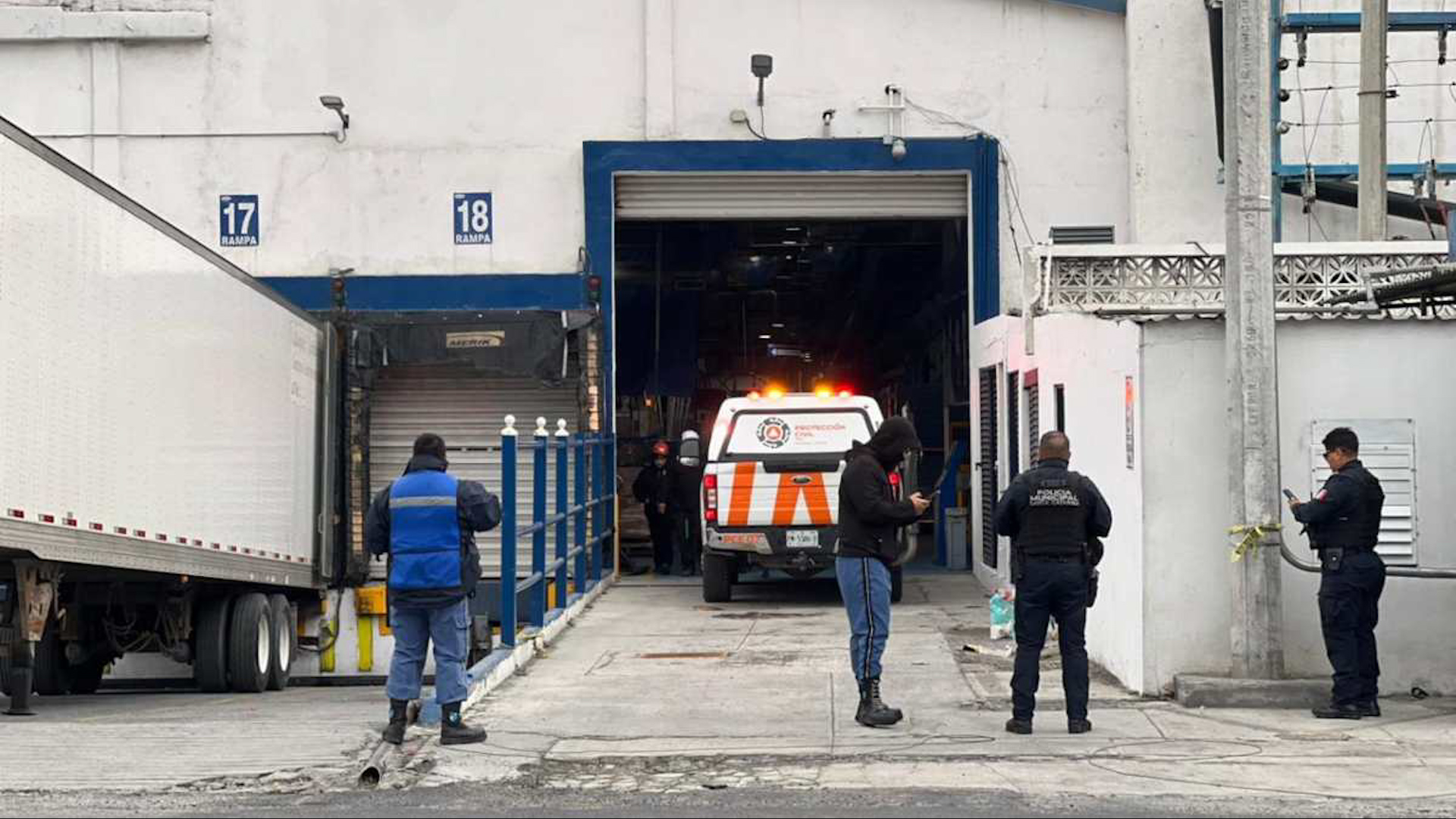 La tragedia se originó cuando una máquina se desplomó sobre los trabajadores cuando realizaban sus labores en la empresa Carrier.