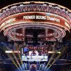Las pantallas muestran el nombre de una de las promotoras de boxeo más importantes de la actualidad.