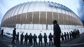Elementos de Fuerza Civil en estadio BBVA.