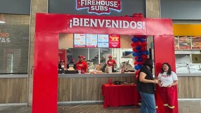 Inauguración de Firehouse Subs en San Nicolás.