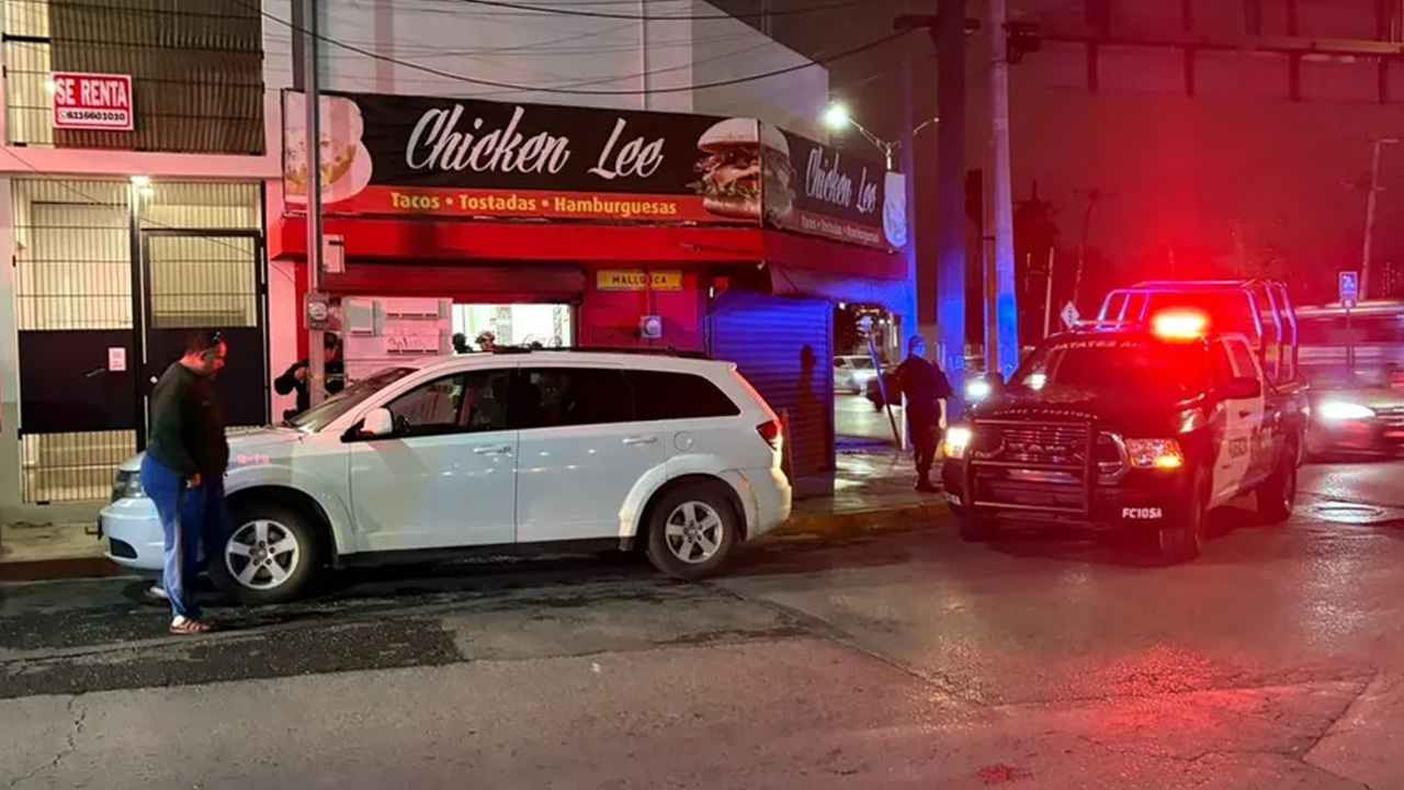Un comerciante de 62 años fue herido tras resistirse a un asalto en su negocio de comida en avenida Garza Sada, Monterrey.