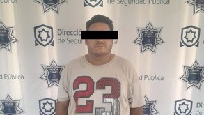 hombre detenido por la policía municipal de Torreón, tras ser acusado de amenazas en contra de otro hombre.