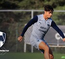 Oliver Torres, jugador de Rayados en entrenamientos con el club.