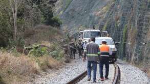soldados resguardan el lugar del accidente del tren interoceánico en oaxaca
