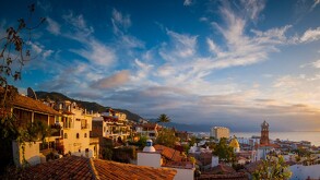 Jalisco despide el 2025 con una amplia oferta turística que incluye videomapping en Guadalajara, actividades en Pueblos Mágicos y un árbol navideño en el muelle