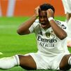 Endrick lamentádonse de una jugada fallida con Real Madrid en un partido de Champions League contra Manchester City.