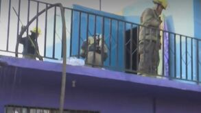 Bomberos de Torreón atendiendo un reporte de incendio.