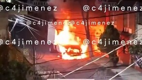 Hombre atemoriza a una familia con la intención de quitarles un predio en la alcaldía Iztapalapa.