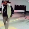 La agresión en contra del adulto mayor que trabajaba como guardia de seguridad quedó capturada en una grabación.