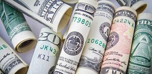 Peso mexicano cierra el año con apreciación de casi 14 % frente al dólar en todo 2025