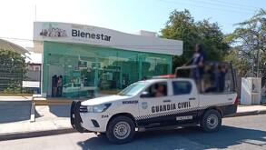 Investigan a cuatro policías de Morelia, Michoacán, por presuntamente extorsionar a extranjeros.