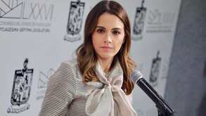 Diputada Lorena de la Garza hablando en Congreso de Nuevo León.