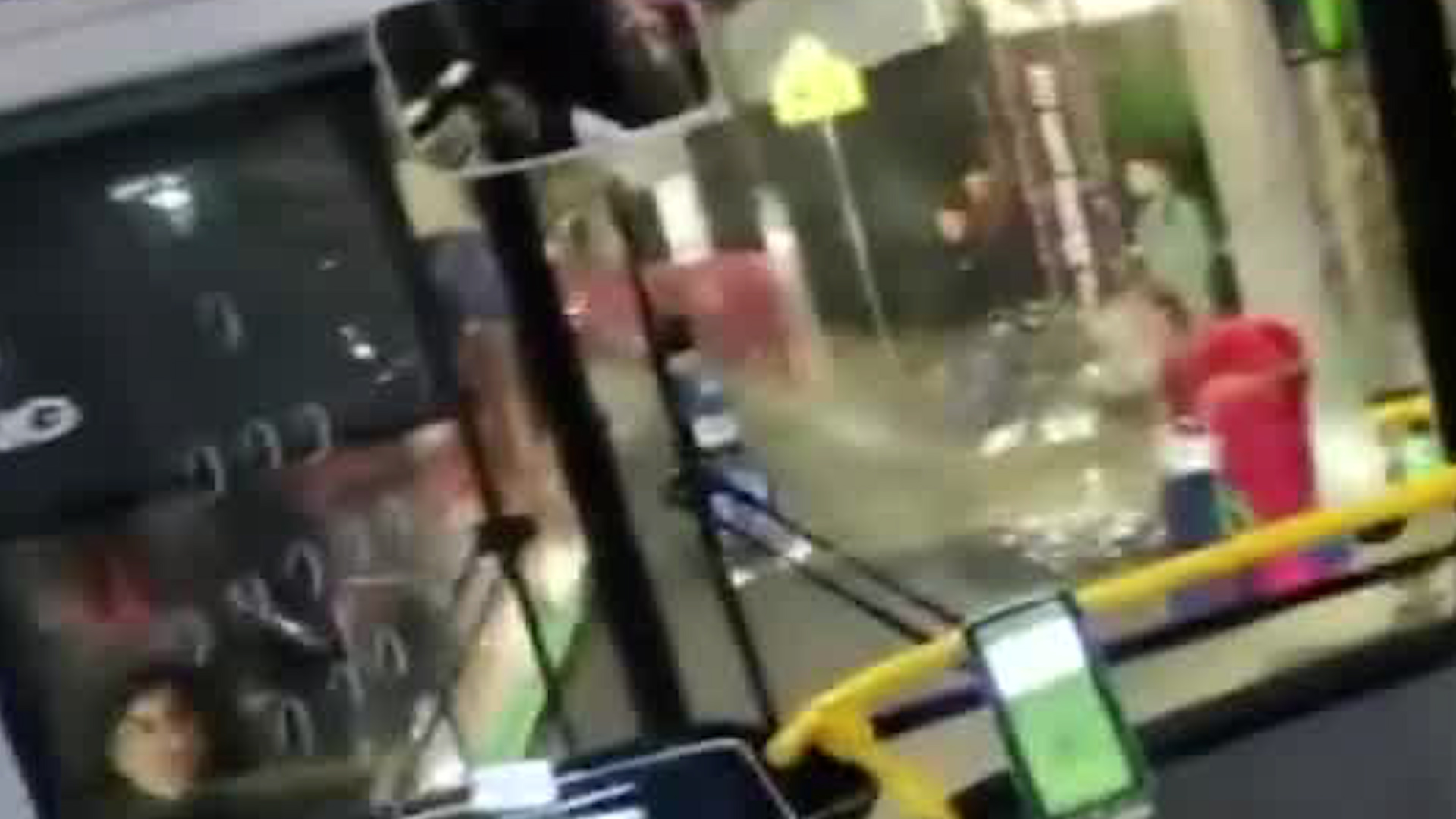 El incidente ocurrió sobre el Eje 10 y Avenida Revolución. Los involucrados se retiraron del lugar.