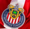 Escudos de las camisetas de Chivas y Atlas