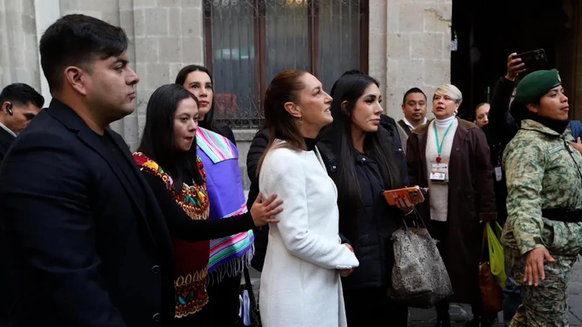La presidenta Claudia Sheinbaum fue desalojada de Palacio Nacional por el siniestro.