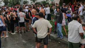 Personas en punto de reunión durante sismo 2 de enero 2026