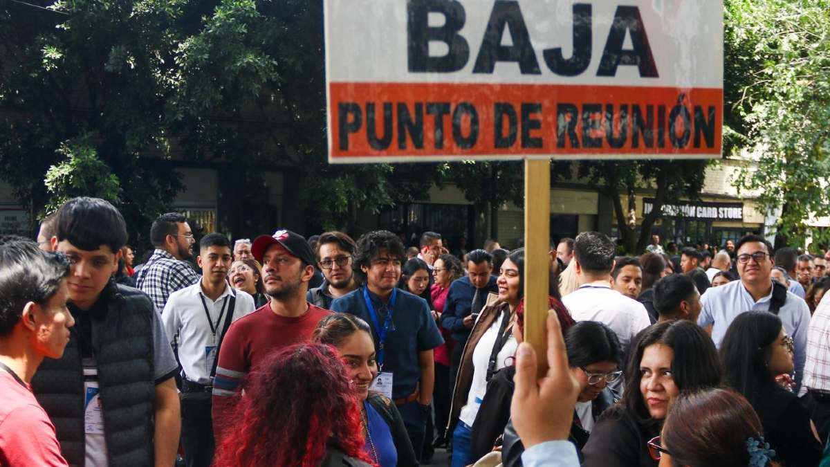 Personas en punto de reunión durante sismo 2 de enero 2026