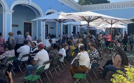 Personas esperando para hacer el pago predial desde el 2 de enero en Colima