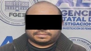 Hombre detenido por la fiscalía de Oaxaca por vender falsas plazas en sector salud.
