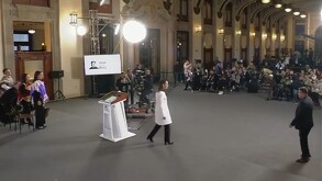 La Mañanera del Pueblo de Claudia Sheinbaum es interrumpida por alerta sísmica este 2 de enero 2026