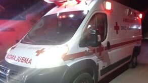 Ambulancia en Gómez Palacio atendiendo el reporte de un hombre muerto tras epelea.