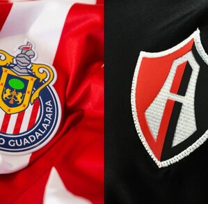 Escudos de las camisetas de Chivas y Atlas