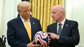 Donald Trump en reunión con Gianni Infantino, presidente de la FIFA.