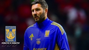 André-Pierre Gignac calentando en el Estadio Nemesio Diez previo a la Final de vuelta contra Toluca en el Apertura 2025.