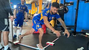 Juan Sánchez Purata y Marcelo Flores durante el primer día de pruebas físicas y médicas en Tigres rumbo al Clausura 2026.