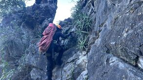 Protección Civil de Nuevo León rescata a mujer en Cerro de las Mitras
