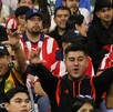 Aficionados de Leones Negros y Chivas en el Estadio Jalisco.