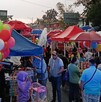 Personas comprando juguetes baratos en Tepito, Ciudad de México para el Día de Reyes Magos.