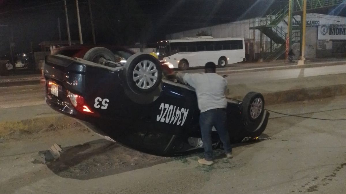 La noche de este sábado 3 de enero, se registró un aparatoso accidente vial que movilizó a los cuerpos de emergencia en el acceso principal a Matamoros