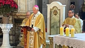 Arzobispo de Puebla, Victor Sánchez Espinosa durante la misa del domingo 4 de enero en Puebla.