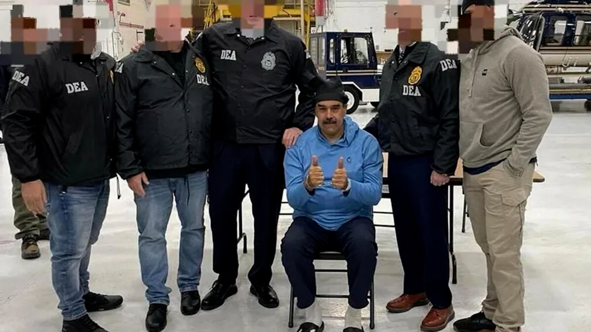 El mandatario de Venezuela enfrentará una audiencia ante un tribunal por cargos de terrorismo relacionados con el tráfico de cocaína.