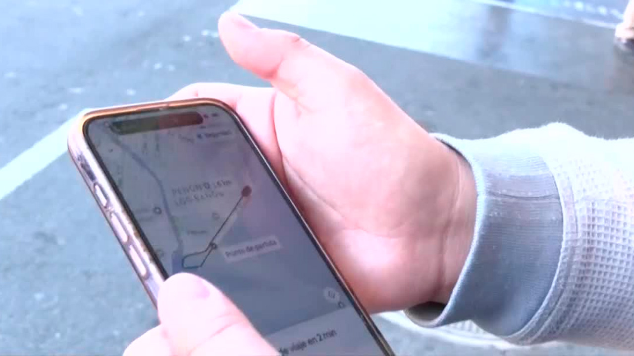 El fraude conocido como 'La Patrona' ha evolucionado en la Ciudad de México al utilizar hasta siete taxis de aplicación para cometer extorsiones.