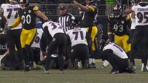 Ravens preparándose antes del fallo del novato Tyler Loop.