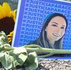 Fotografía de la activista y abogada Cecilia Monzón junto a girasoles.