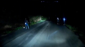 hombres usan luces para asaltar a transportistas