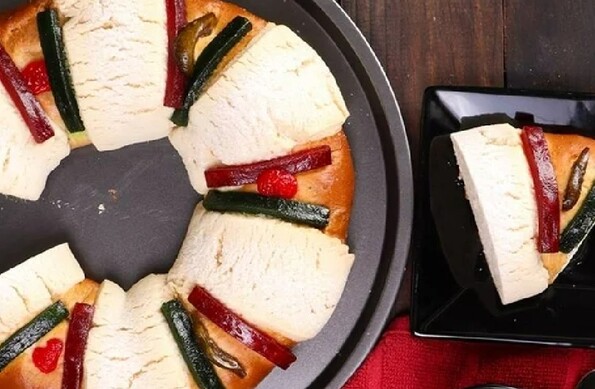 Imagen ilustrativa de una rosca de reyes vendida por Walmart