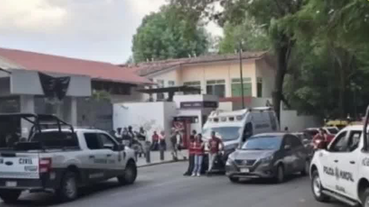Antonio Balam, administrador de la página “Patrullando tu Colonia”, fue atacado a balazos en Uruapan mientras circulaba en motocicleta.