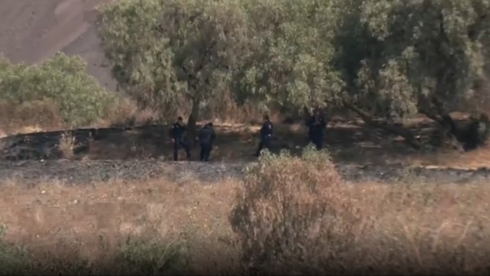 Personas que transitaban por la zona se percataron de la presencia de un bebé dentro de una mochila abandonada.