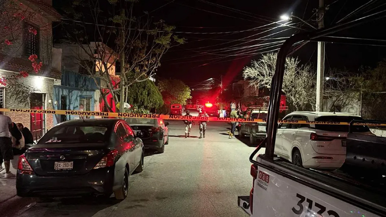 Dos hombres fueron asesinados a balazos al interior de una vivienda en el municipio de García, Nuevo León.