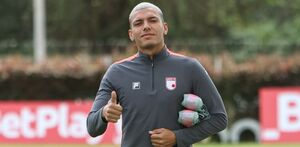 Franco Fagúndez con la indumentaria de Independiente de Santa Fe