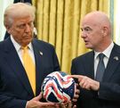Donald Trump en reunión con Gianni Infantino, presidente de la FIFA.