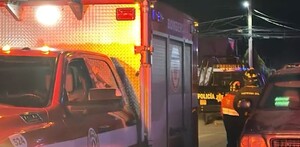 Cuerpos de emergencia atendiendo el llamado de auxilio por el ataque de un perro a un niño de 5 años en Fresnillo.