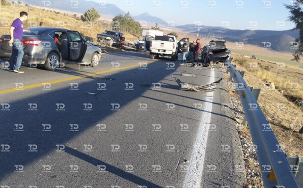 Las investigaciones y diligencias de campo en las que el conductor de la unidad Sentra fue señalado como responsable se extendieron en el lugar.
