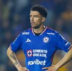 Nacho Rivero, pensativo durante un partido del Cruz Azul.